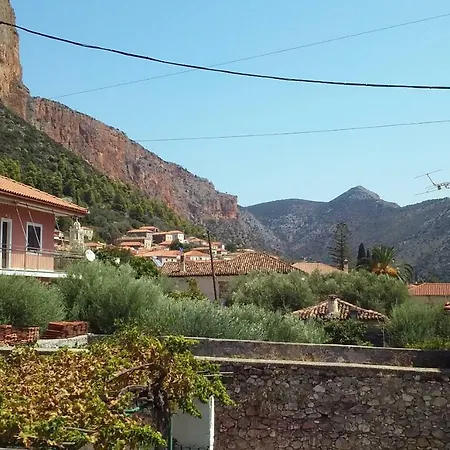 Sapho's House Leonídion